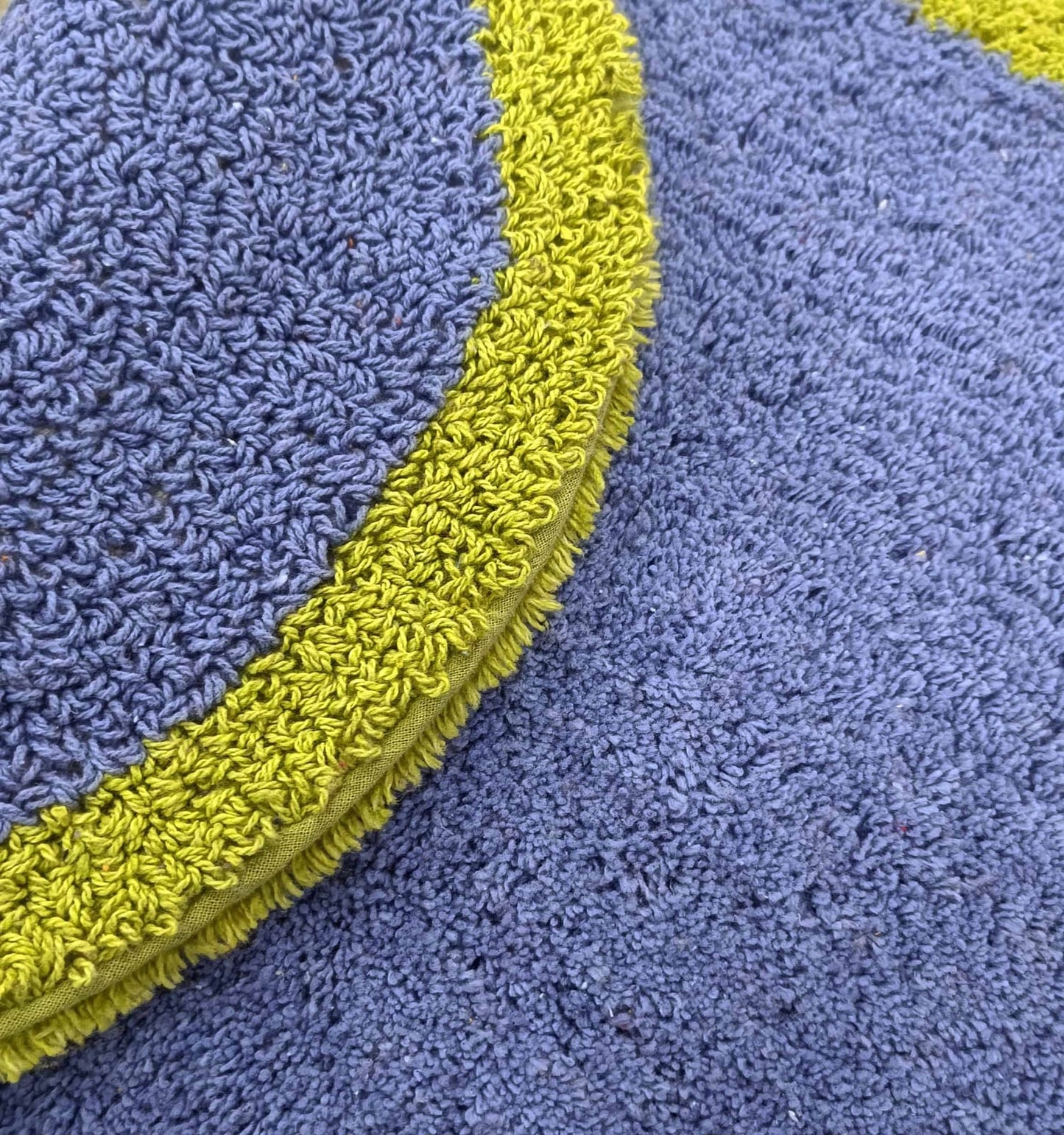 Hemisphere Reversible Bath mat Close Up